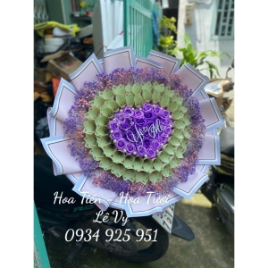 đặt bó hoa bằng tiền 100k lễ 20 tháng 10